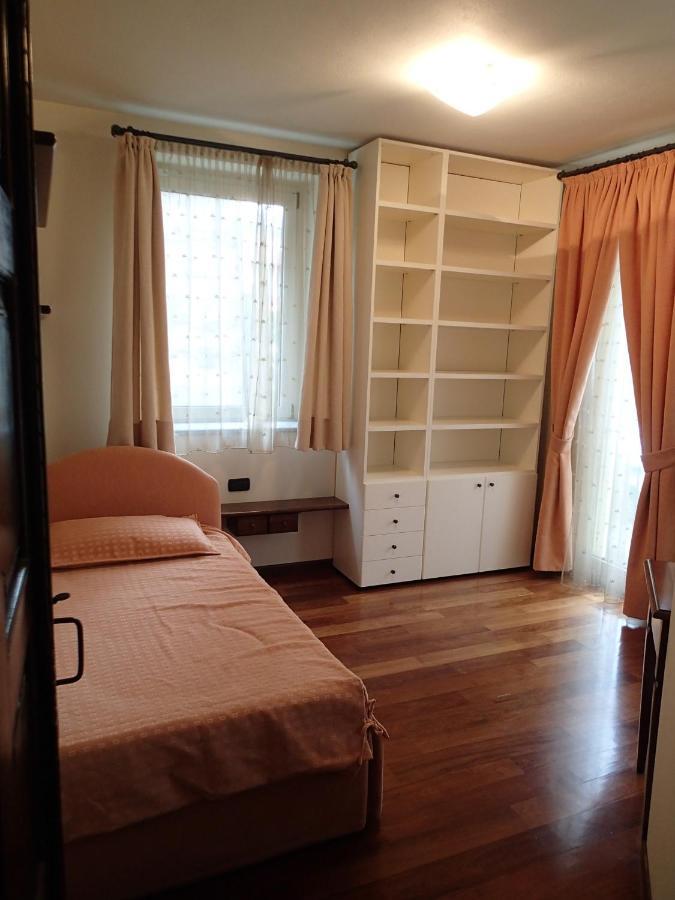 B&B Dolce Vista Al Lago Lugano Porto Ceresio Bagian luar foto