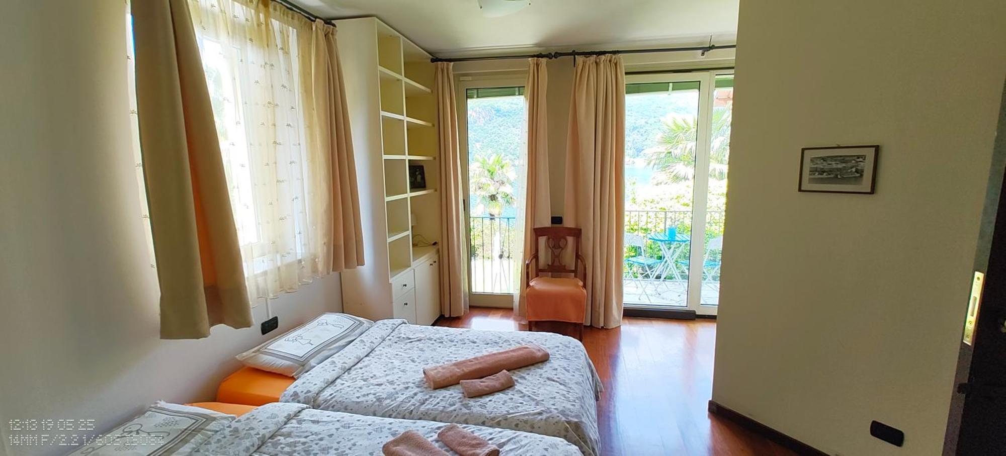 B&B Dolce Vista Al Lago Lugano Porto Ceresio Bagian luar foto
